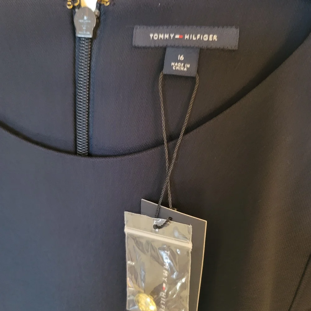 Tommy Hilfiger Sleeveless Dress with Button design - Picture 6 of 10